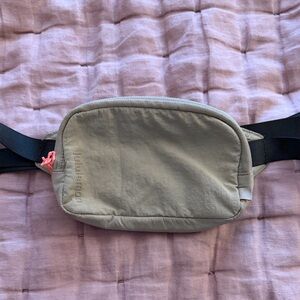 Lululemon Everywhere Mini Belt Bag